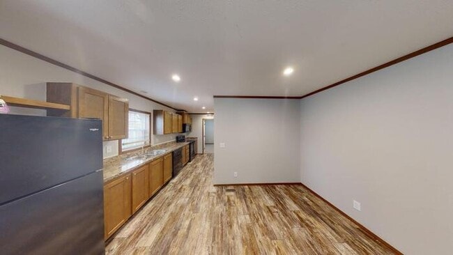 Building Photo - 120 Northwest Dr