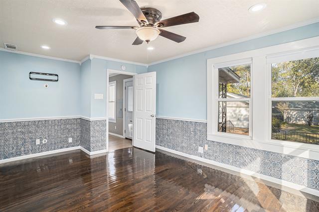 Building Photo - 2117 Sanborn St