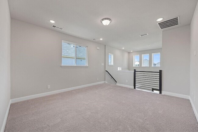 Building Photo - 10643 Downy Cup Dr