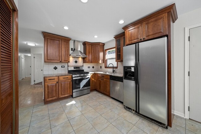 Building Photo - 1515 Highland Ave