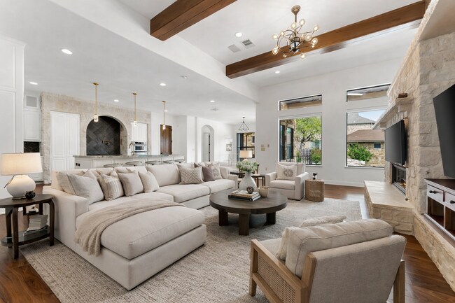 Building Photo - Elevated Executive Living in Lake Forest