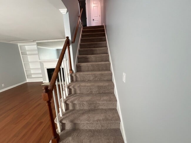 Building Photo - 219 Hickory Forge Dr