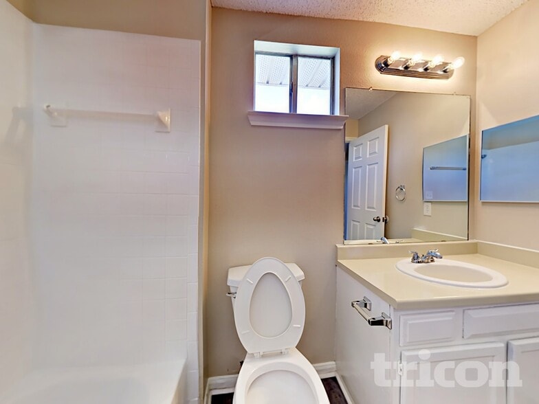 Building Photo - 3210 Kelling St