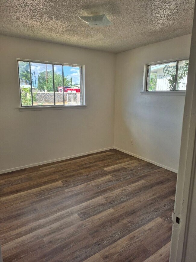 Building Photo - 5700 Joe Herrera Dr
