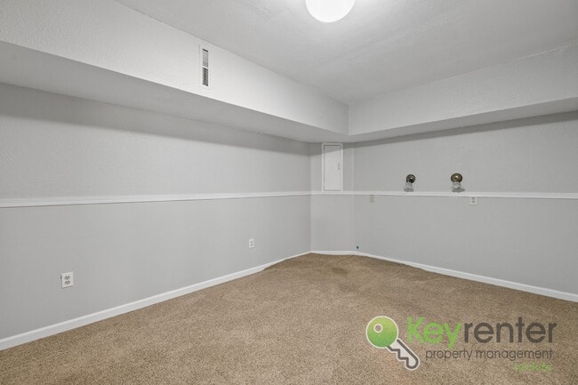 Building Photo - 3 Bedroom | 3 Bathroom - Ready to Entertai...