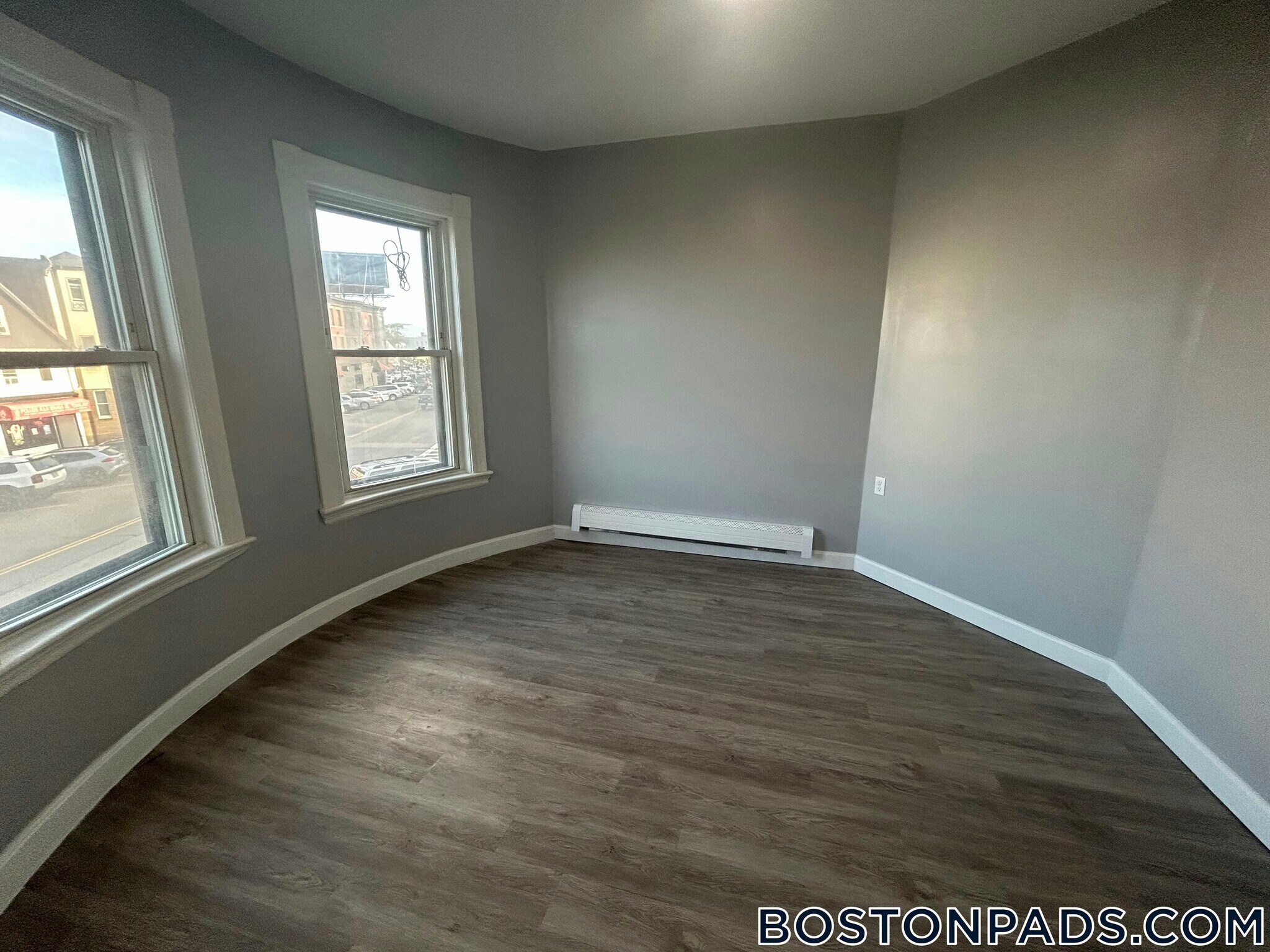 Building Photo - 478 Saratoga St