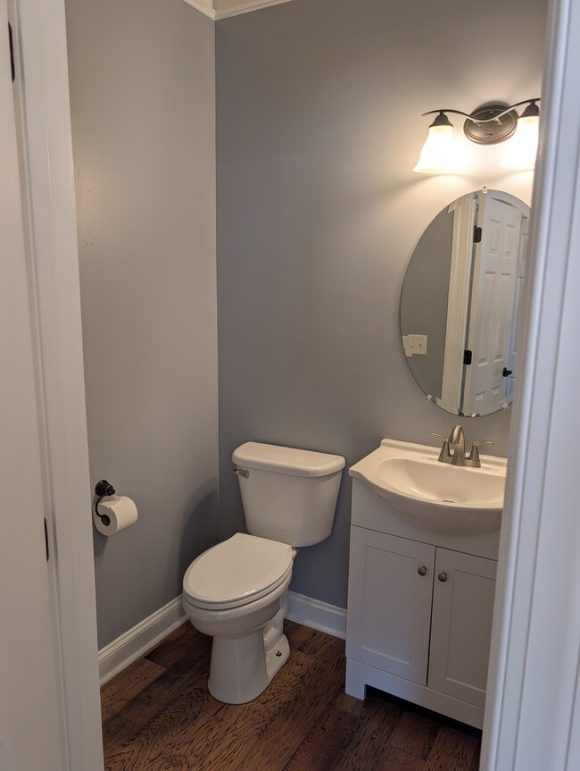 Building Photo - 6 Maxim Ct