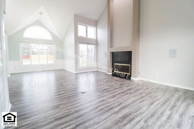 Building Photo - 8218 Fountainhead Dr