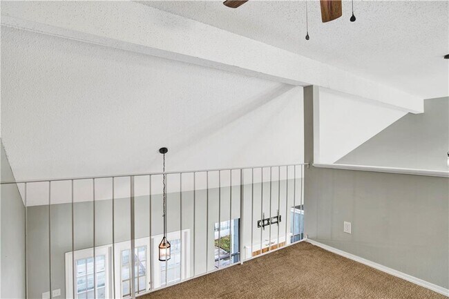 Building Photo - 5900 Grelot Rd