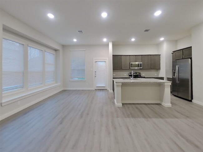 Building Photo - 2330 Cohorn Trl
