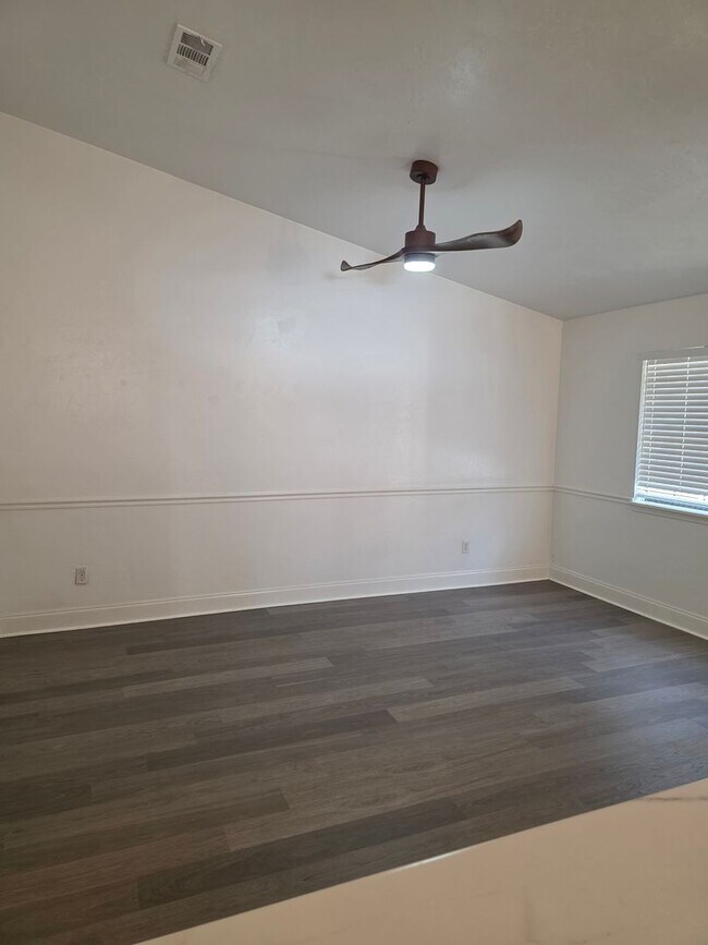 Building Photo - 2350 Hartsfield Way