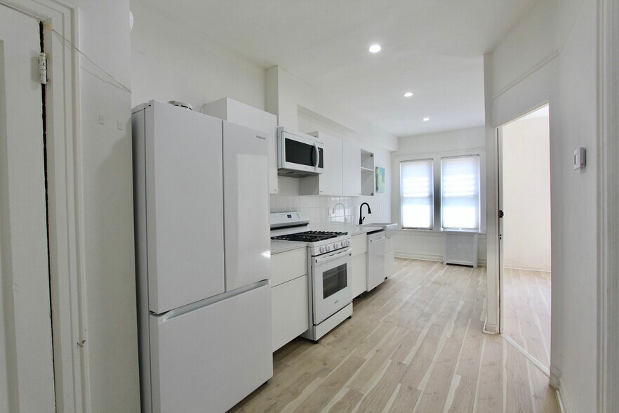 Primary Photo - 3936 Skillman Ave