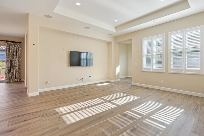 Building Photo - 8137 Auberge Cir