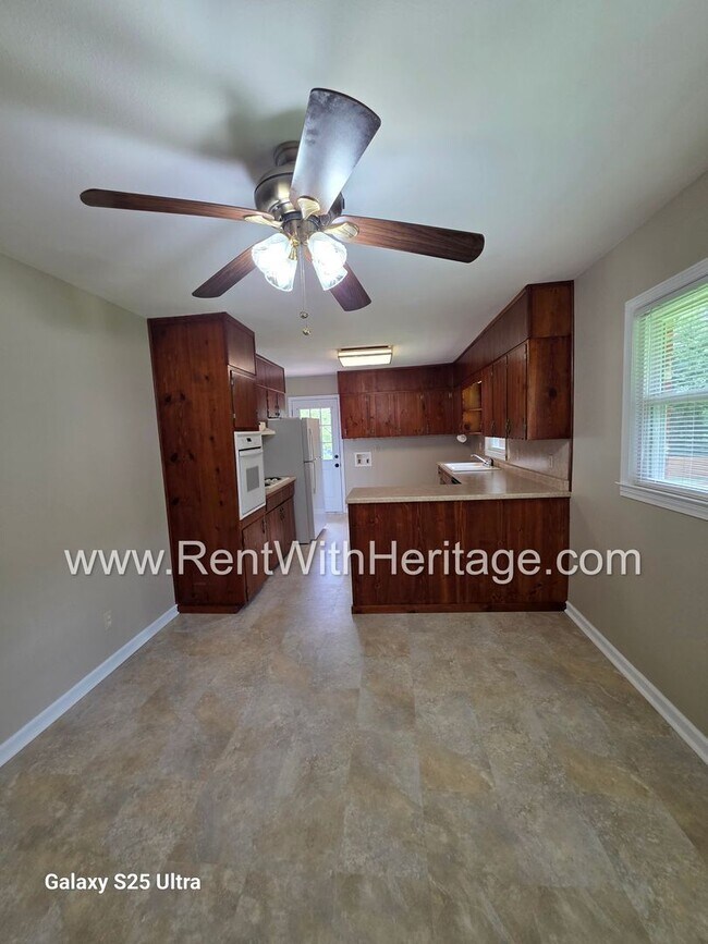 Building Photo - WOW!!! GORGEOUS RANCH WITH MANY UPGRADES / GREAT LOCATION/ PRIVATE YARD