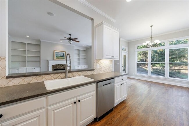 Building Photo - 1454 Hedgewood Ln NW