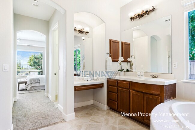 Building Photo - Beautiful 4 Bedroom Home in Catta Verdera