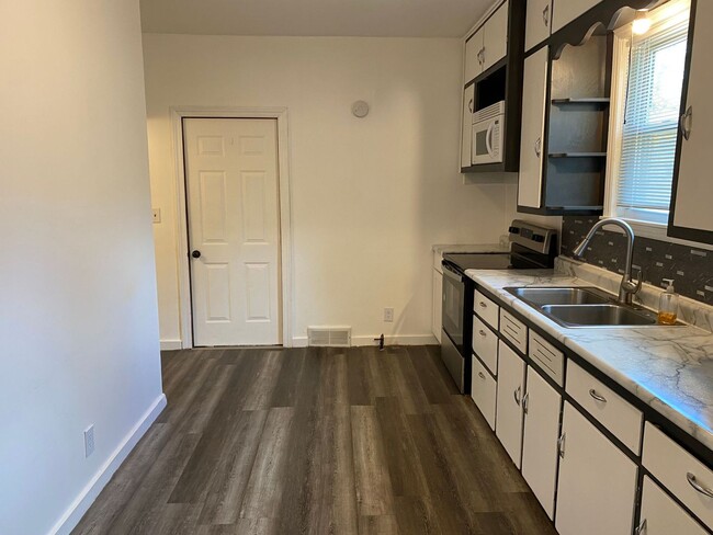 Building Photo - 2 Bed 1 Bath Single Family Home in Wausau