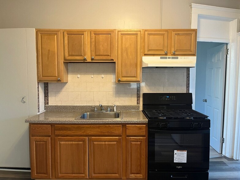 Building Photo - 56 Terhune Ave