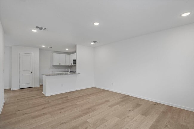 Building Photo - 30530 Wolfburn St