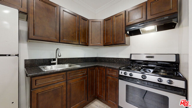 Building Photo - 334 Heliotrope Dr