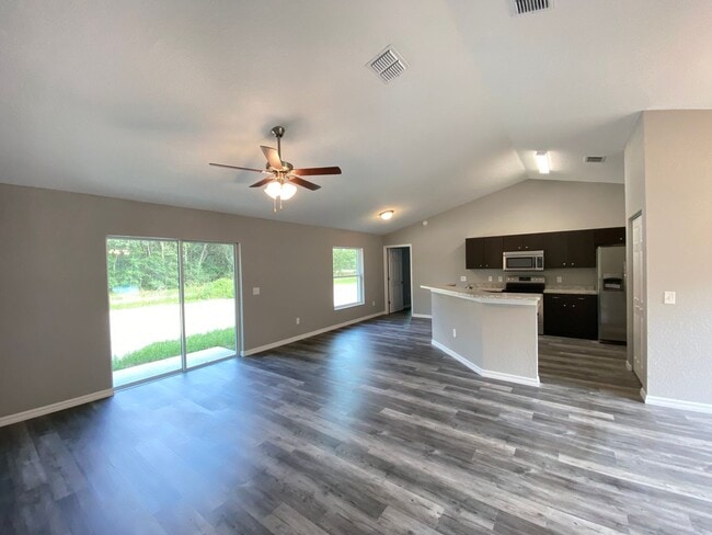 Building Photo - Beautiful  Home - 3/2/2 **WON"T LAST**