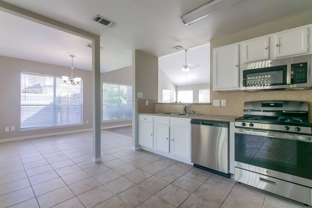 Building Photo - 4978 Briar Oaks Ln