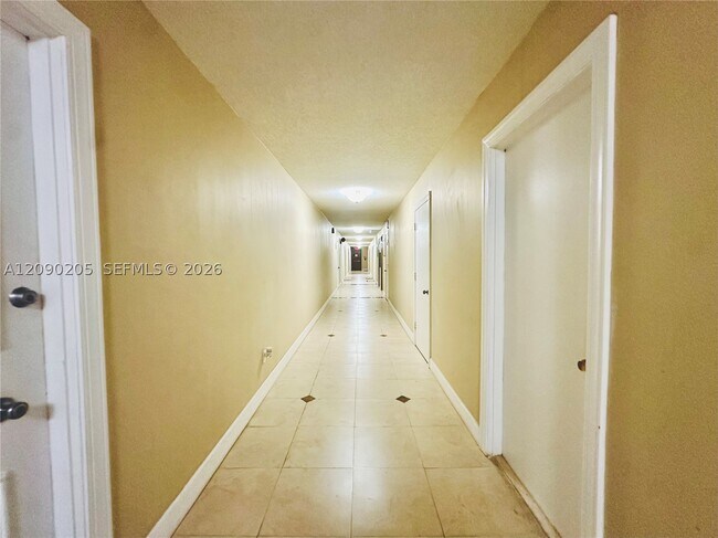 Building Photo - 1401 S Ocean Dr