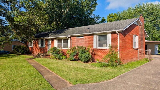 Building Photo - 27 Binks Dr