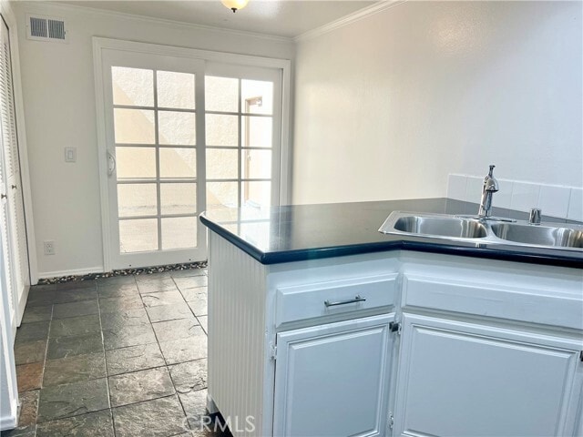 Building Photo - 27521 Nivelada