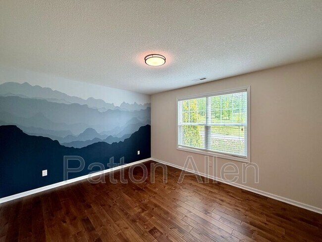Building Photo - 47 Parrot Rd