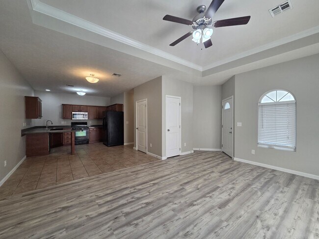 Building Photo - 376 Michaels Court