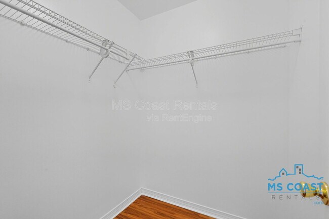 Building Photo - 10443 3rd Ave