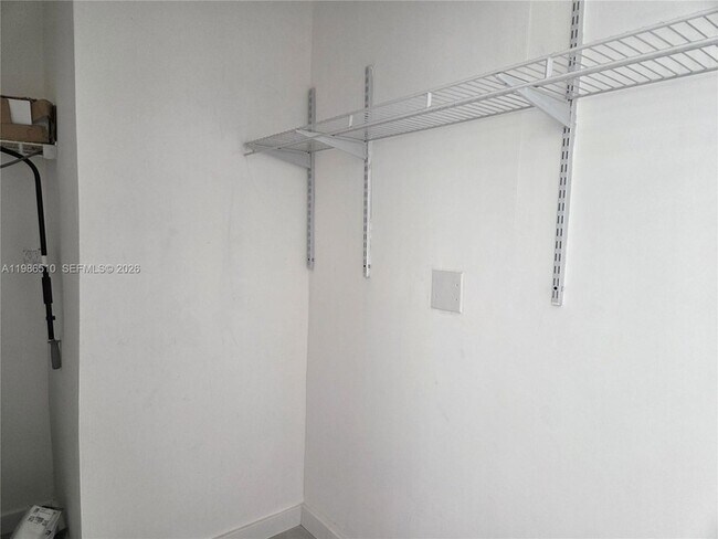 Building Photo - 1700 NE 191st St