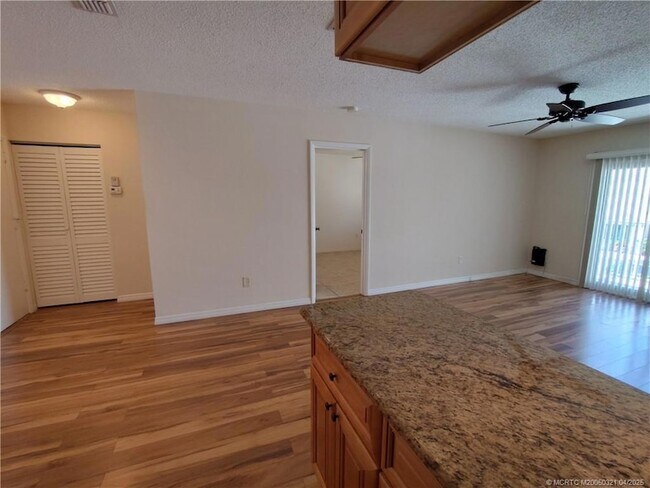 Building Photo - 950 S Kanner Hwy