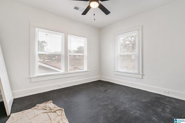 Building Photo - 1101 7th Ave W