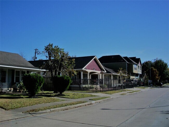 Building Photo - 908 Enid St