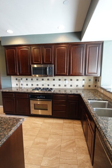 Building Photo - 8894 Spectrum Center Blvd