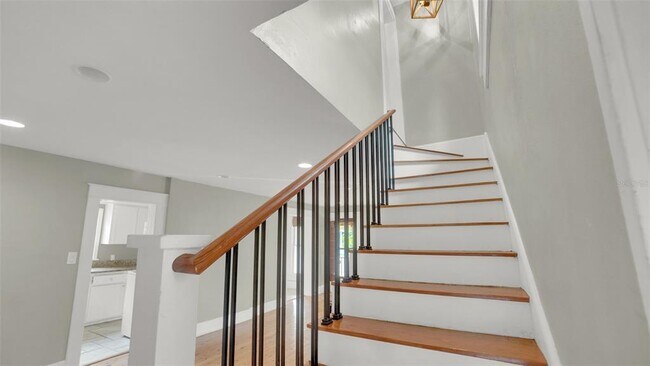 Building Photo - 341 Hillman Ave