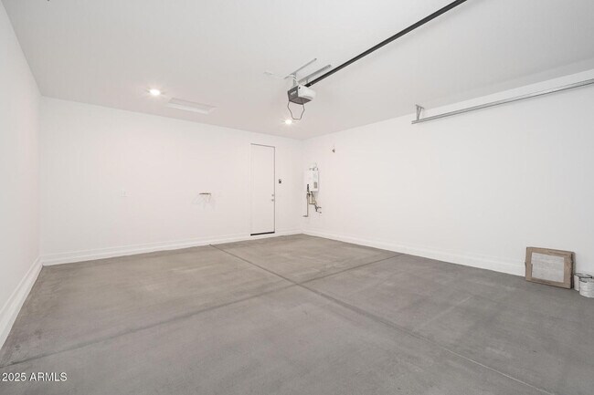 Building Photo - 17305 W Sanna St