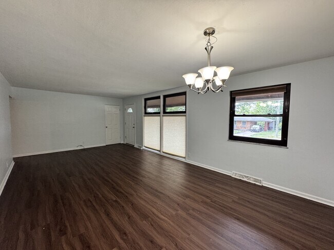 Building Photo - 716 Cranford Dr
