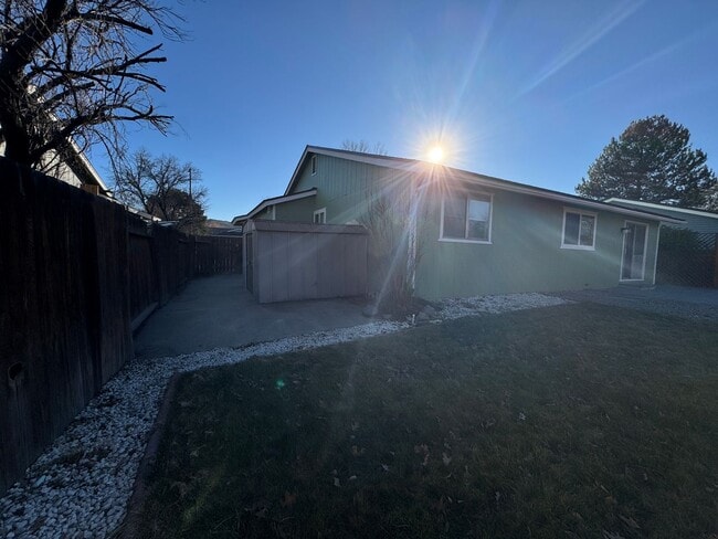 Building Photo - 3 Bed, 2 Bath Home Available NOW in Southeast Reno!