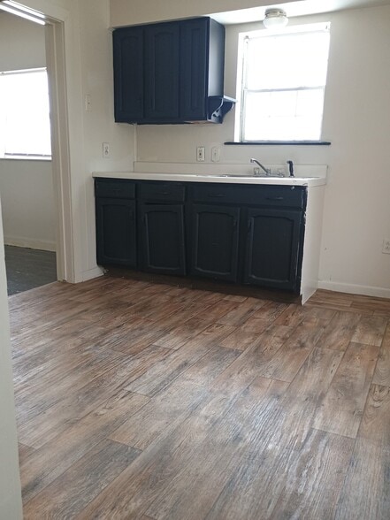 Building Photo - 2503 Thayer St