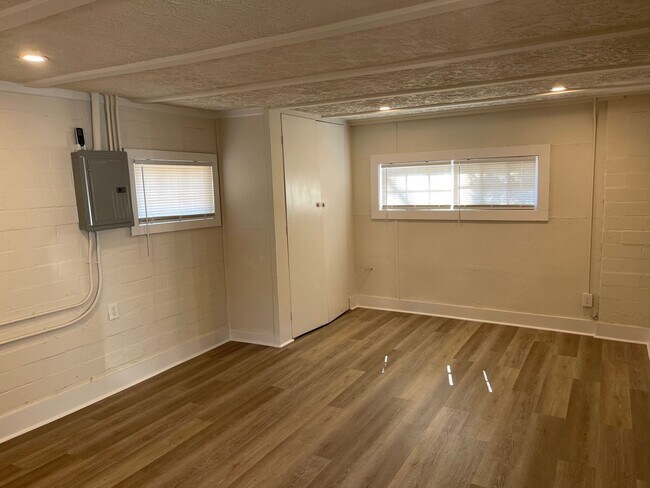 Building Photo - 2062 Prince Ave