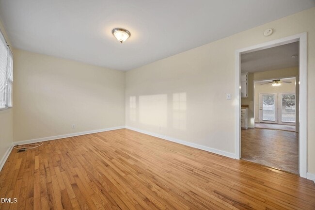 Building Photo - 131 Fairview Village Rd