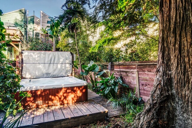 Hot Tub - 2568 Folsom St