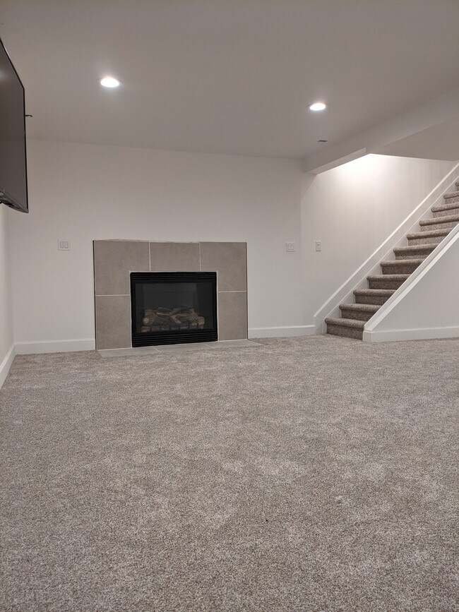 Building Photo - 8094 S Bryce Dr