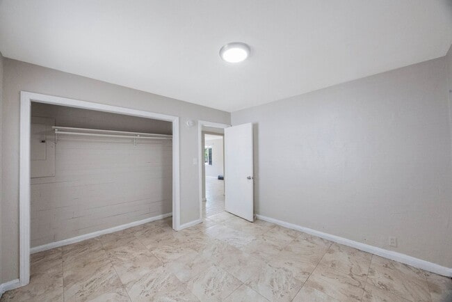 Building Photo - 1230 9th Ave S