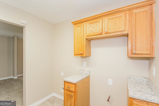 Building Photo - 5736 Eagles Feather Ln
