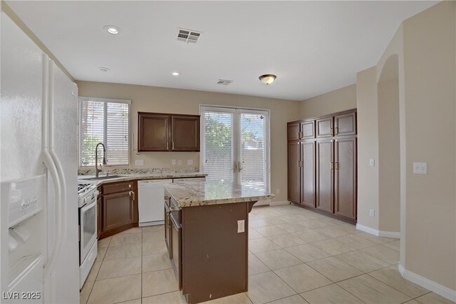 Building Photo - 1812 Relate Ct