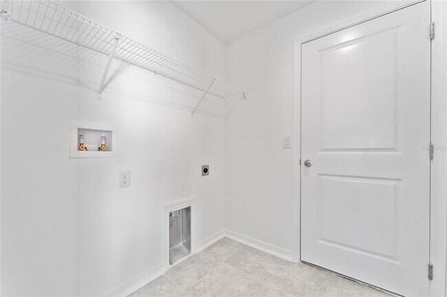 Building Photo - 381 Singing Sands Cir